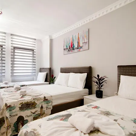 לינה וארוחת בוקר Terrace Inci 3*